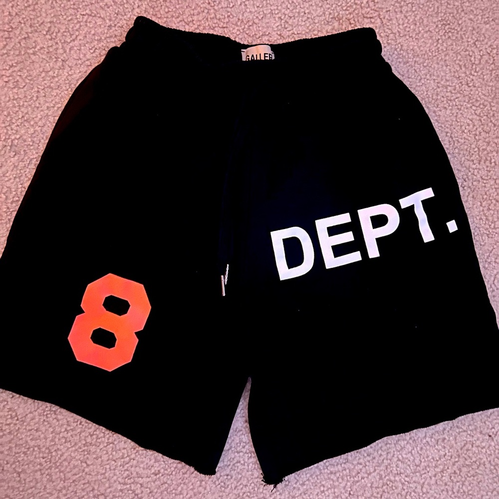 Gallery dept. medium shorts